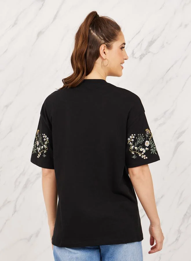ستايلي Oversized Embroidered Longline T-shirt