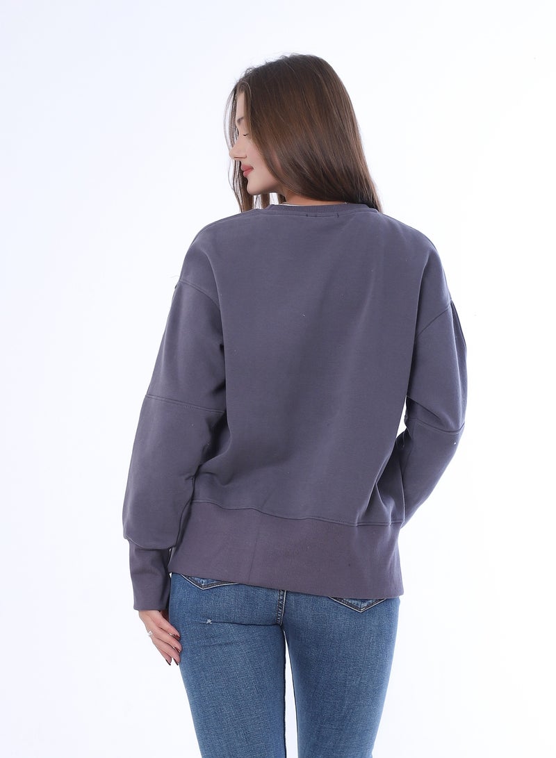 بيبو سويت شيرت نسائي، طباعة جرافيك، أكمام طويلة_رمادي غامق - Image 3