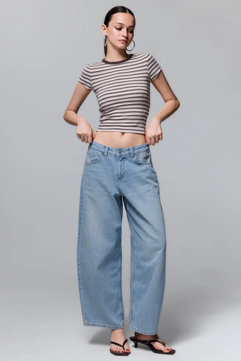 Barrel Fit High Waist Jeans