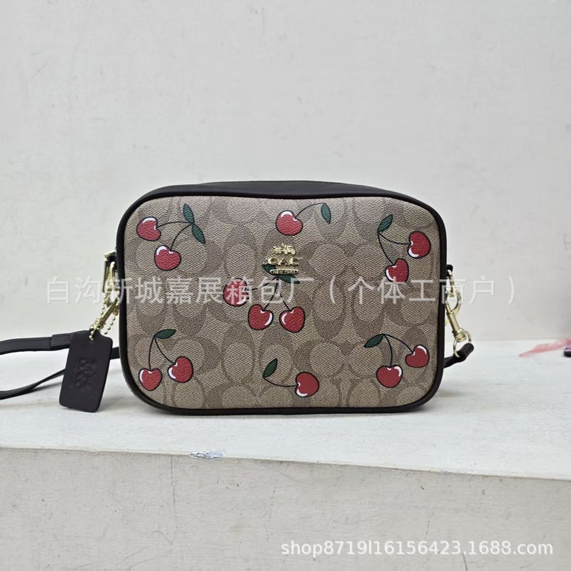 Fashionable And Unique Small Square Bags For Women, Autumn Street Style Versatile Trendy Crossbody Bags - Image 1