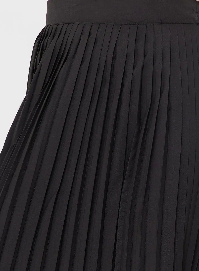 Khizana Pleat Detail Solid Skirt