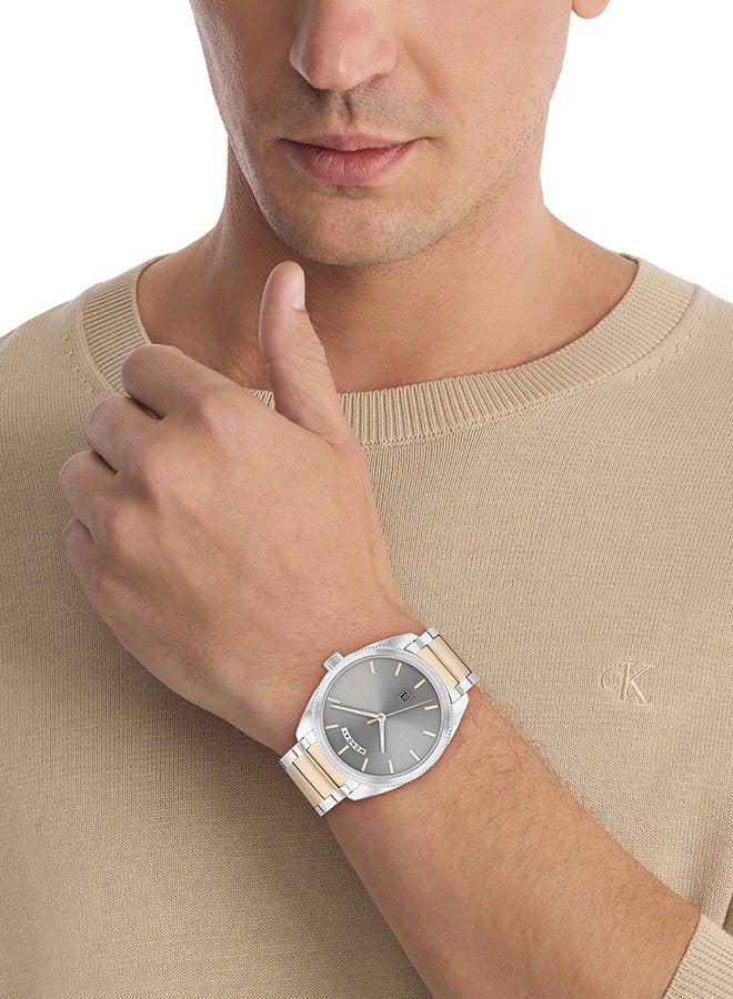 CALVIN KLEIN ساعة يد رجالية بعقارب دائرية الشكل من الستانلس ستيل 25200449 - 42 ملم - Image 4