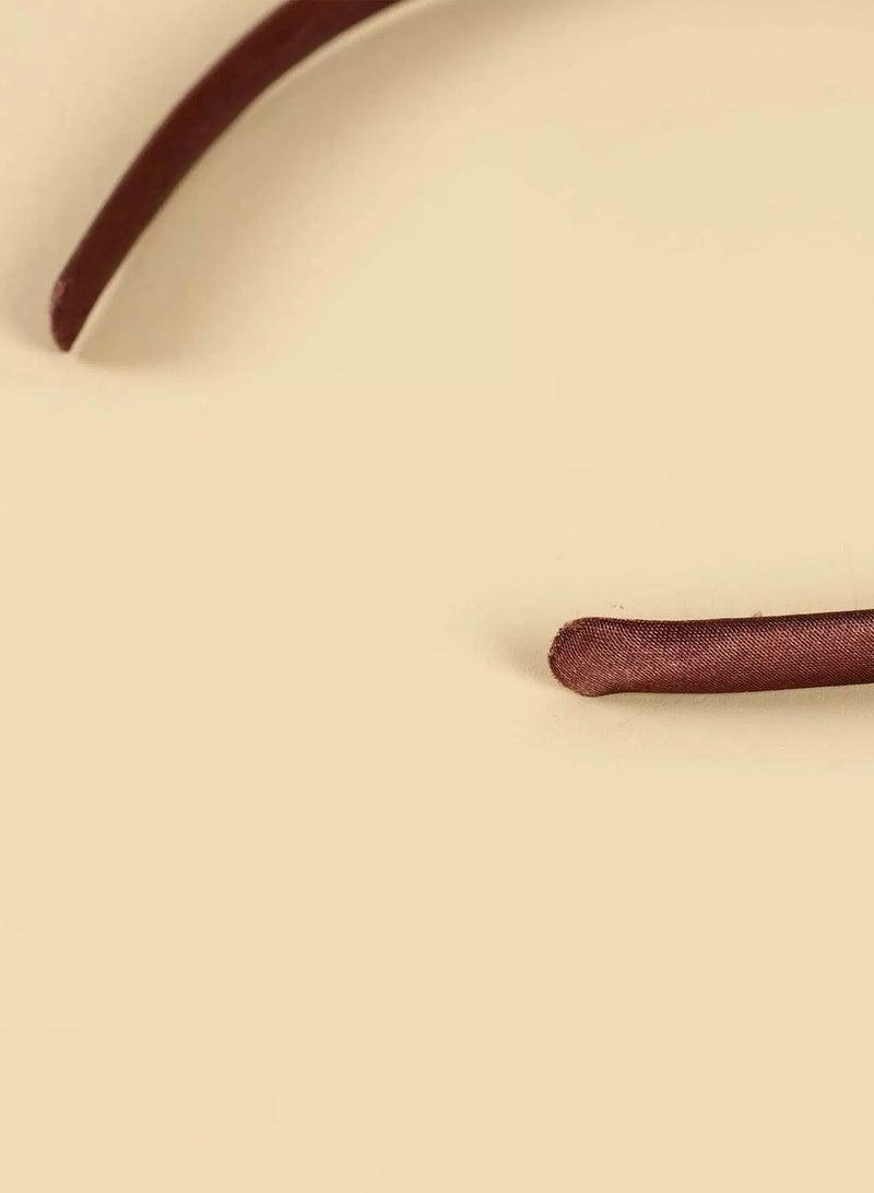 عصابة رأس مزينة باللؤلؤ الصناعي بتصميم تاج للفتيات الصغيرات  - Image 3