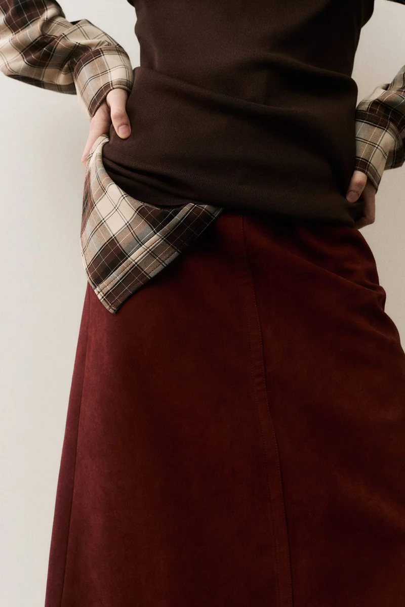 اتش اند ام تنورة ميدي