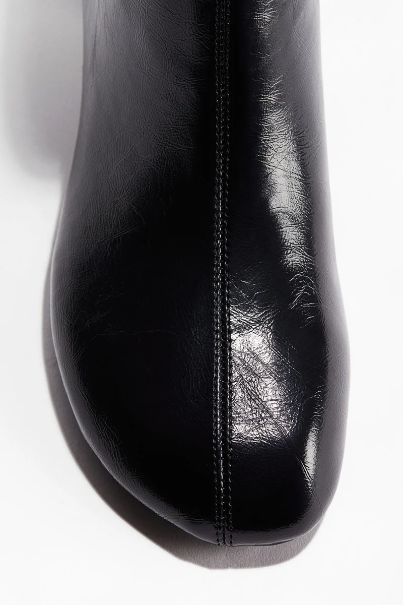 اتش اند ام بووت بطول الكاحل