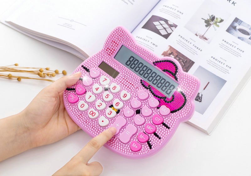 آلة حاسبة شمسية وردية اللون، شاشة كريستال LCD كبيرة بـ 12 خانة، بتصميم ماسي كريستالي - تصميم مريح بزاوية 45 درجة، أزرار سيليكون متينة، آلة حاسبة أساسية للمكتب للنساء - Image 4