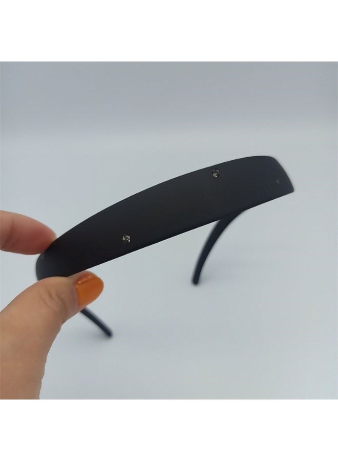 Nariele Simple And Trendy Anti Slip Headband - Image 1