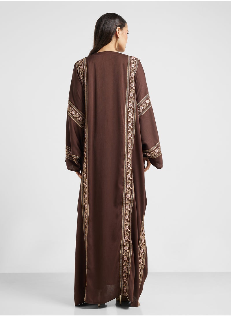 V-Neck Embroidery Cape Sleeve Abaya - pzsku/Z5474148791BC2DB53B57Z/45/_/1738410590/4e613a91-4149-48c4-80c8-b47568bda865