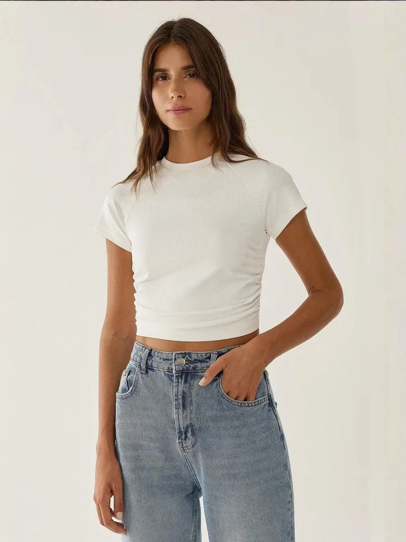 هيكاب بلوزة قصيرة بتفاصيل مكشكشة