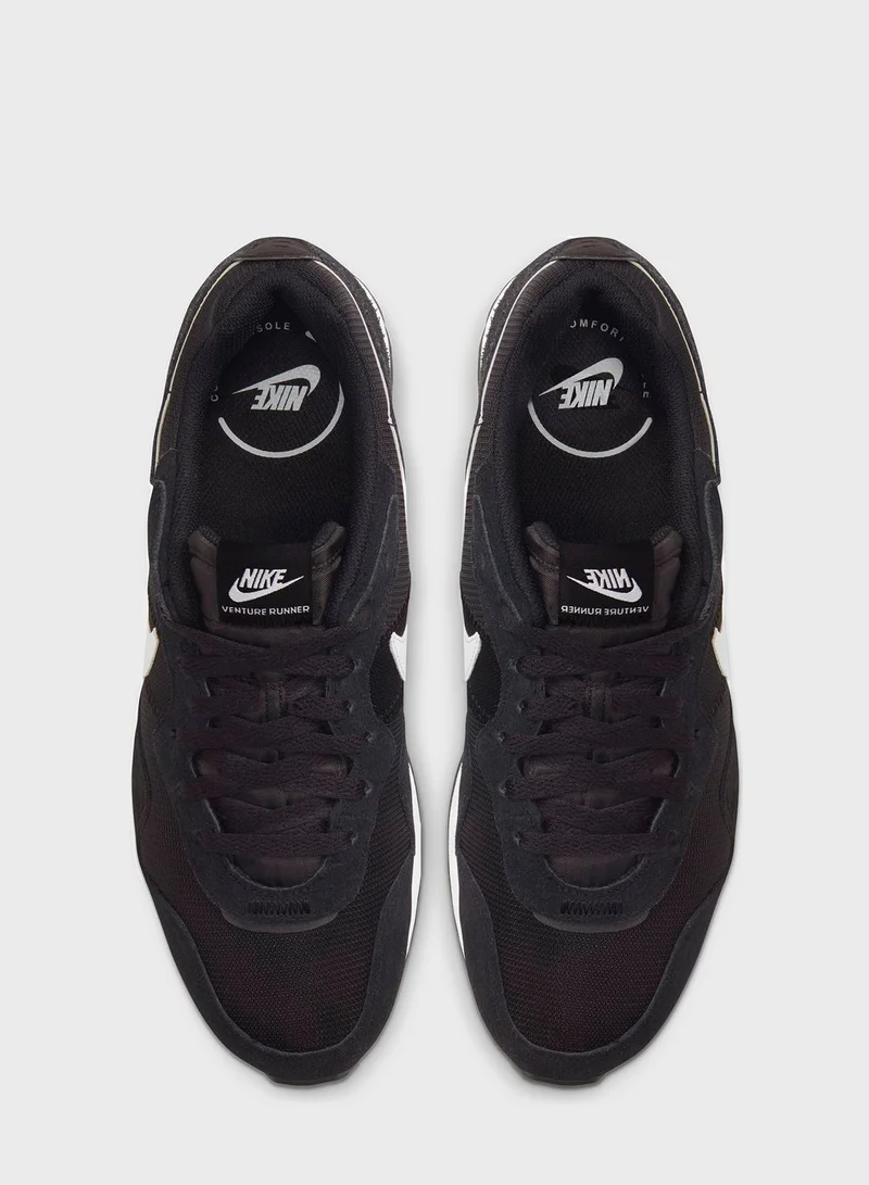 Nike Venture Runner