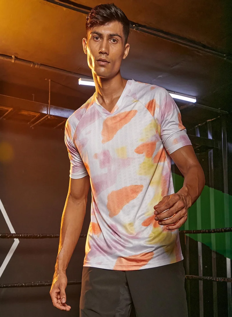 Campus Sutra Men's Tangerine Orange & Light Pink Water Strokes Activewear T-Shirt