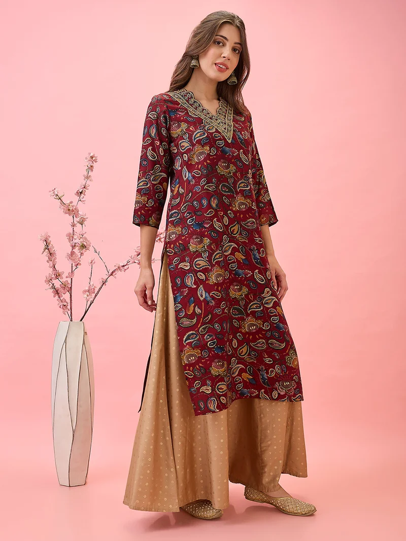 globus Women Scalloped Embroidered V-Neck Gold Foil Paisley Print Chanderi Festive Kurta