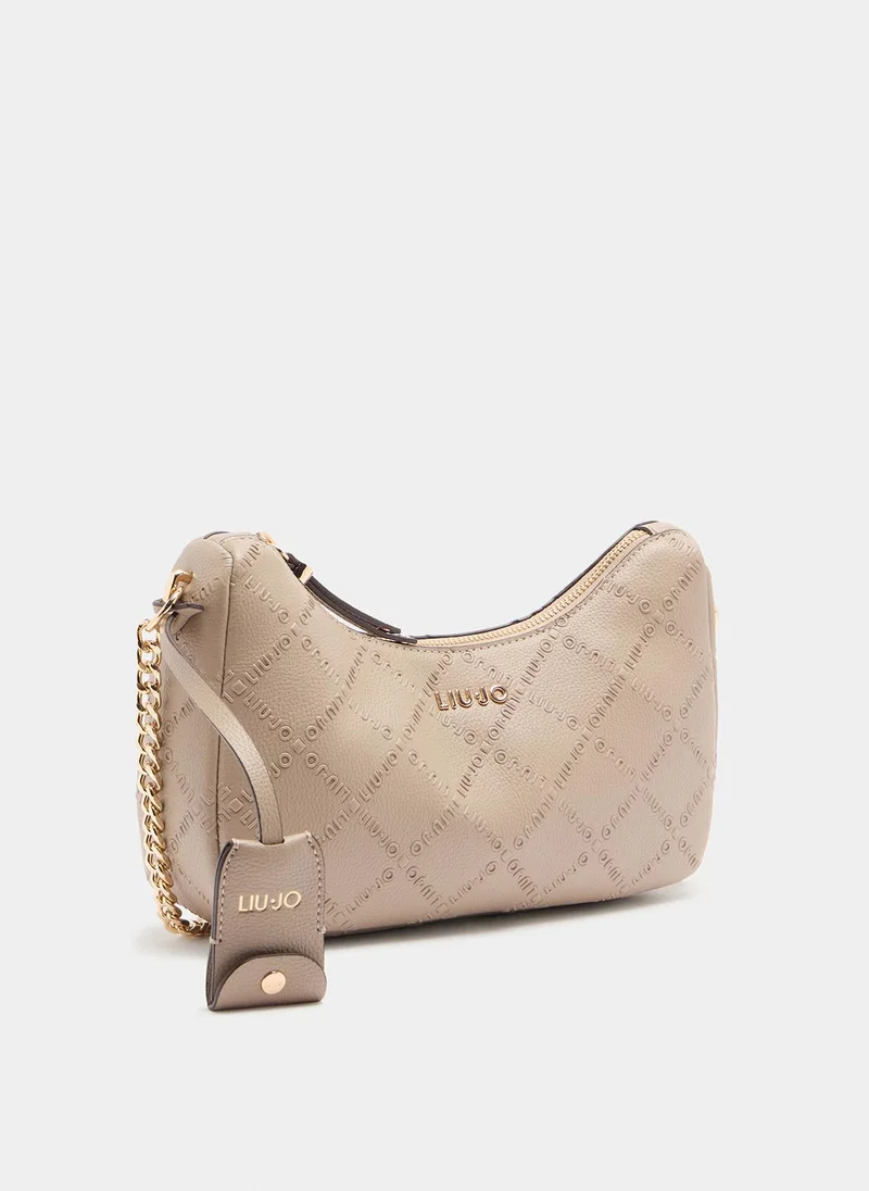 ليو جو حقيبة كروس بودي مزينة بشعار الماركة