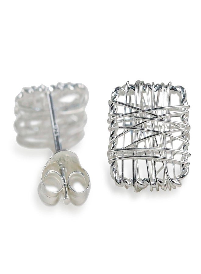 نوفيكا أقراط نوفيكا المصنوعة يدويًا من الفضة الإسترليني | مجوهرات يدوية الصنع | مربع ملفوف | لا تسبب الحساسية | خالية من الرصاص والنيكل | تصميم هندسي تايلاندي | مربع متقاطع 0.3 بوصة طول × 0.3 بوصة عرض - Image 4