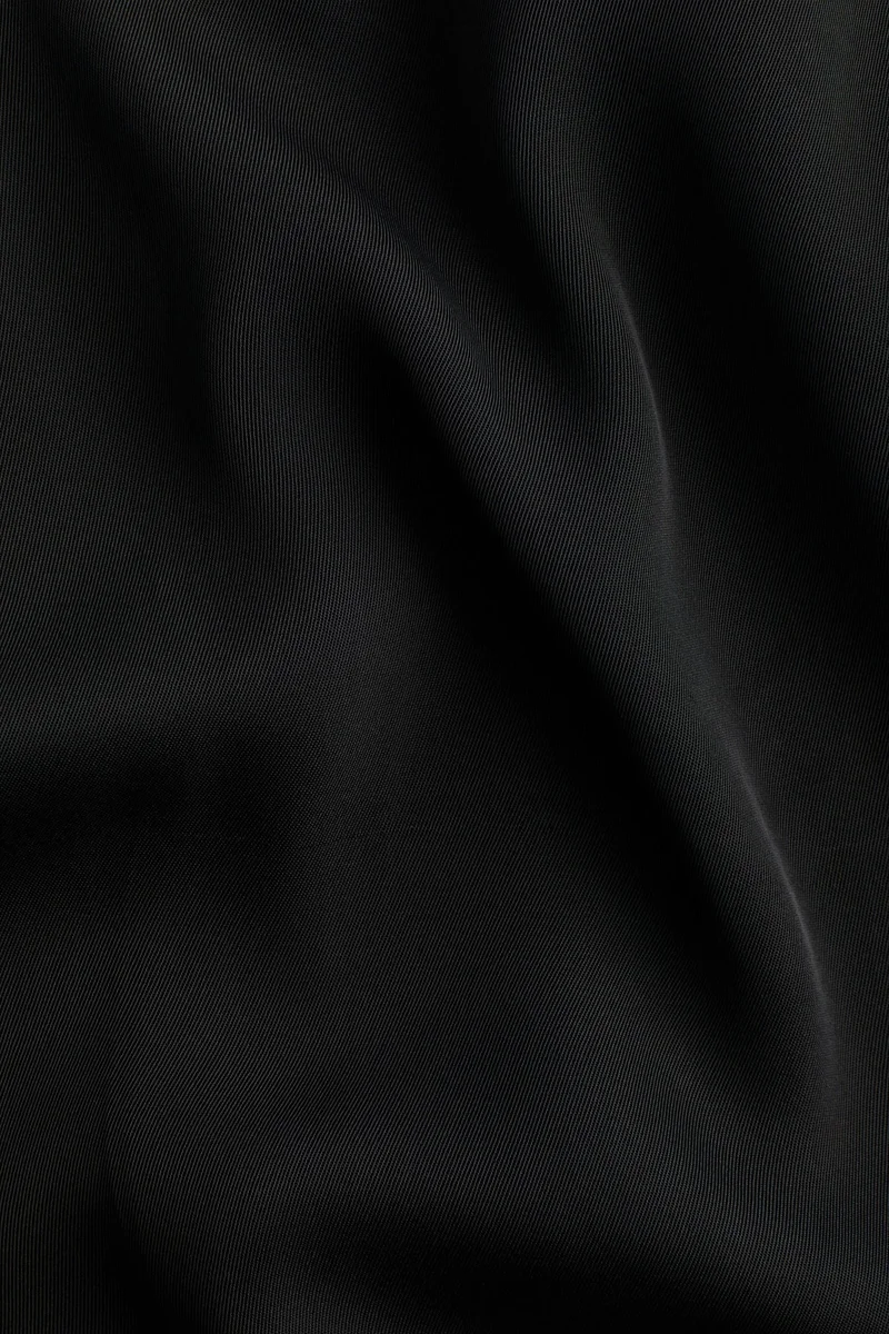 اتش اند ام بنطلون بقصّة عريضة