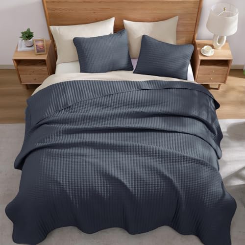 WRENSONGE King Size Quilt-3 Pieces Lightweight Blue Grey Bedspreads King Quilt Bedding Set for All Seasons, Soft Summer Coverlet with 2 Pillow Shams Suitable for Bed, Couch, Quilt Blanket - Image 4