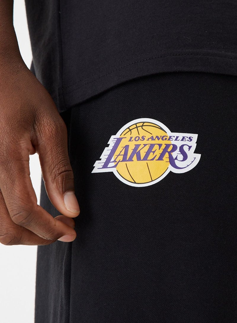 NEW ERA NBA TEAM SCRIPT JOGGER LOSLAK  BLKMTG - Image 4