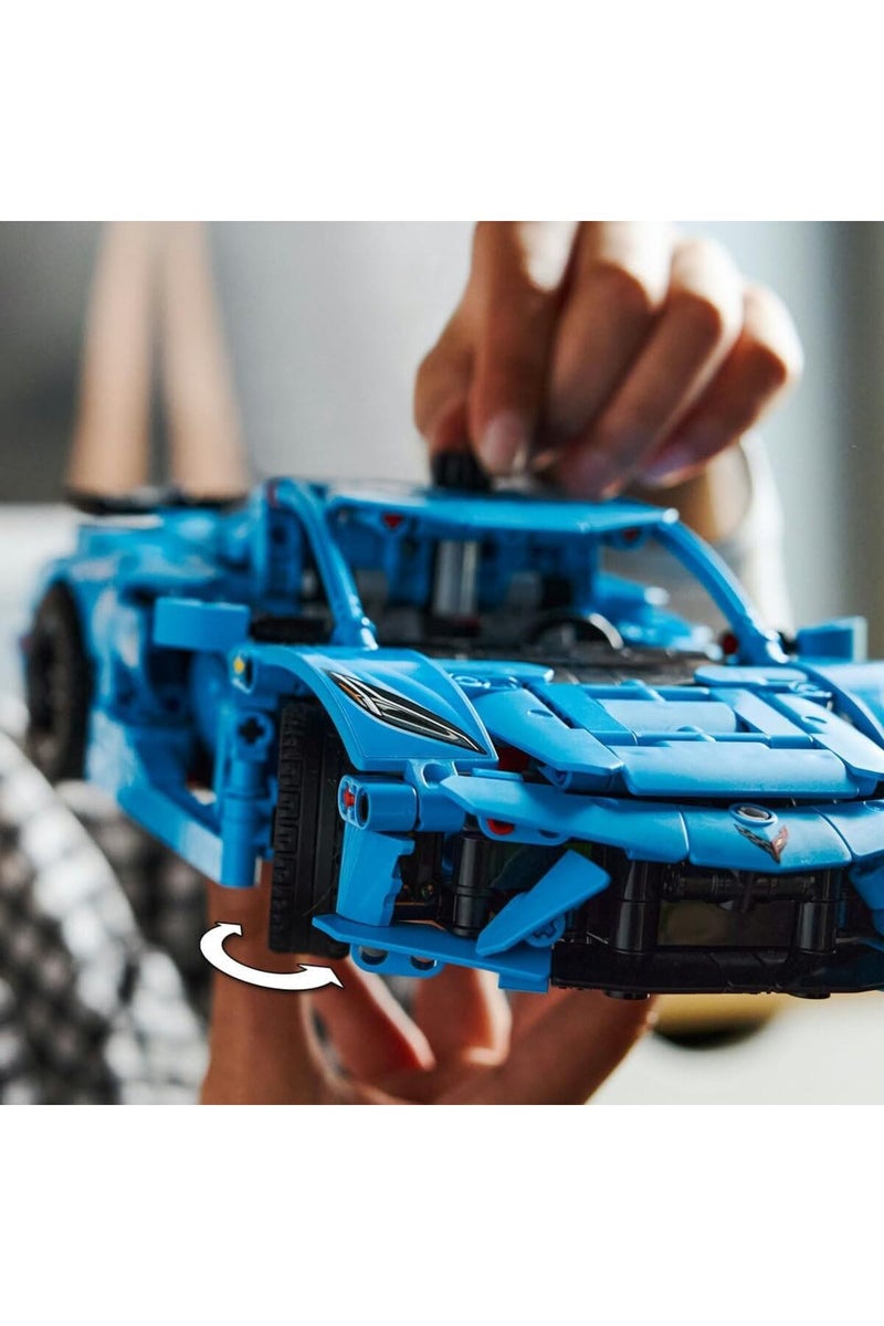 LEGO لعبة سيارة سباق LEGO Technic شيفروليه كورفيت ستينغراي الزرقاء - مجموعة نموذجية مع محرك 8 أسطوانات متحرك وفرق - هدية قابلة للجمع للأولاد والبنات من عمر 9 سنوات وما فوق - 42217 - Image 4