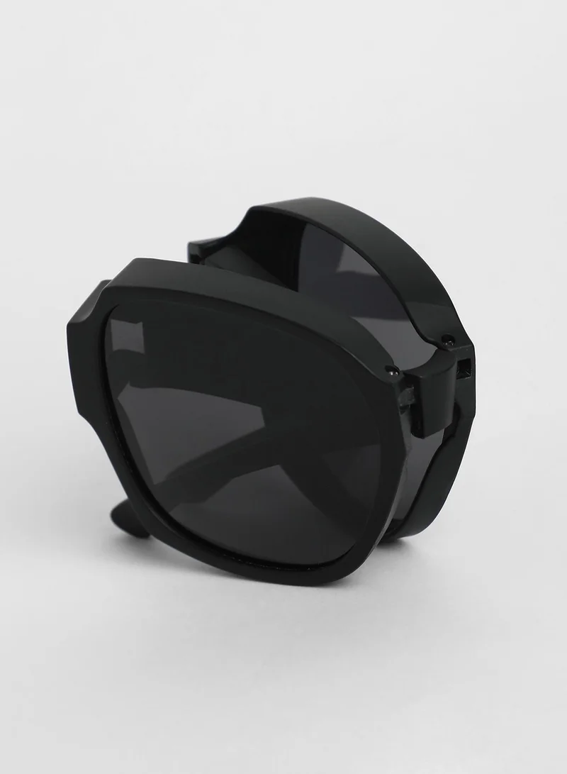 Haute Sauce  Haute Sauce Unisex Foldable Oversized Sunglasses For Casual Wear | One-Size | Black Polycarbonate Frame | Black Polarized Lens | Full Rim | Eyewear For Woman & Girls  | Best Price UAE