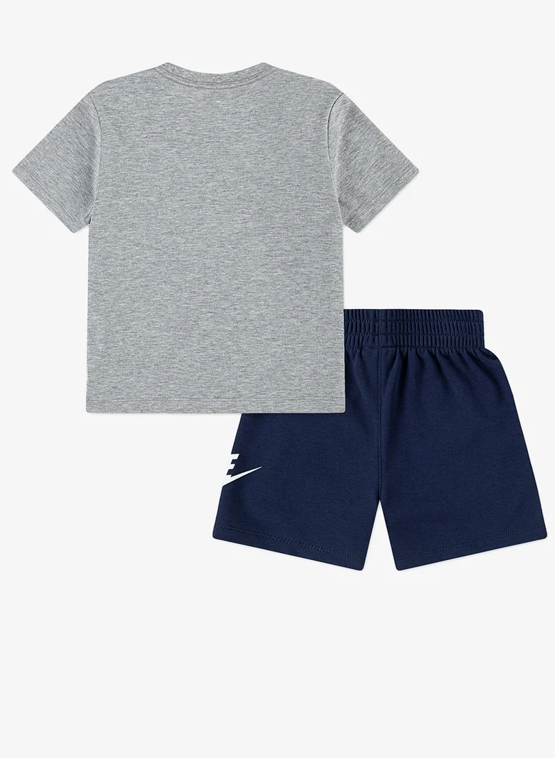 نايكي شورتات أطفال قطنية من نادي العمل