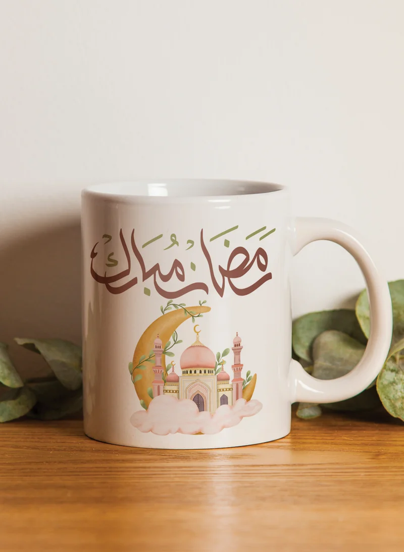 لوحة كوب ١١ أونصة من السيراميك بتصميم رمضان مبارك مع هلال ومسجد