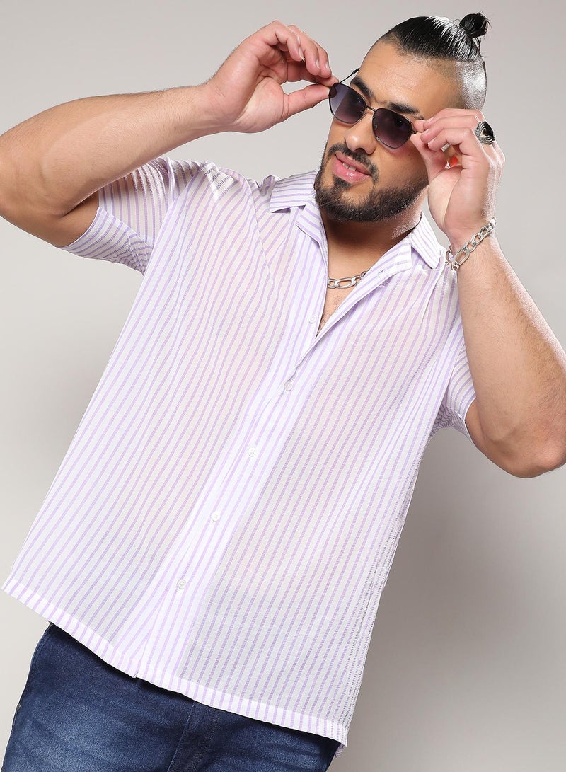 انستافاب بلس قميص مخطط غير متوازن باللونين الأبيض والخزامي للرجال  - Image 1