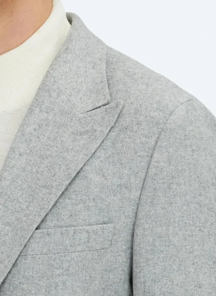 كيب جاكيت رمادي منقوش بقصة عصرية من مزيج الصوف