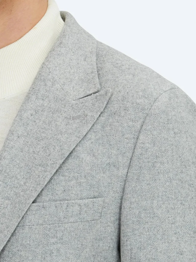 كيب جاكيت رمادي منقوش بقصة عصرية من مزيج الصوف