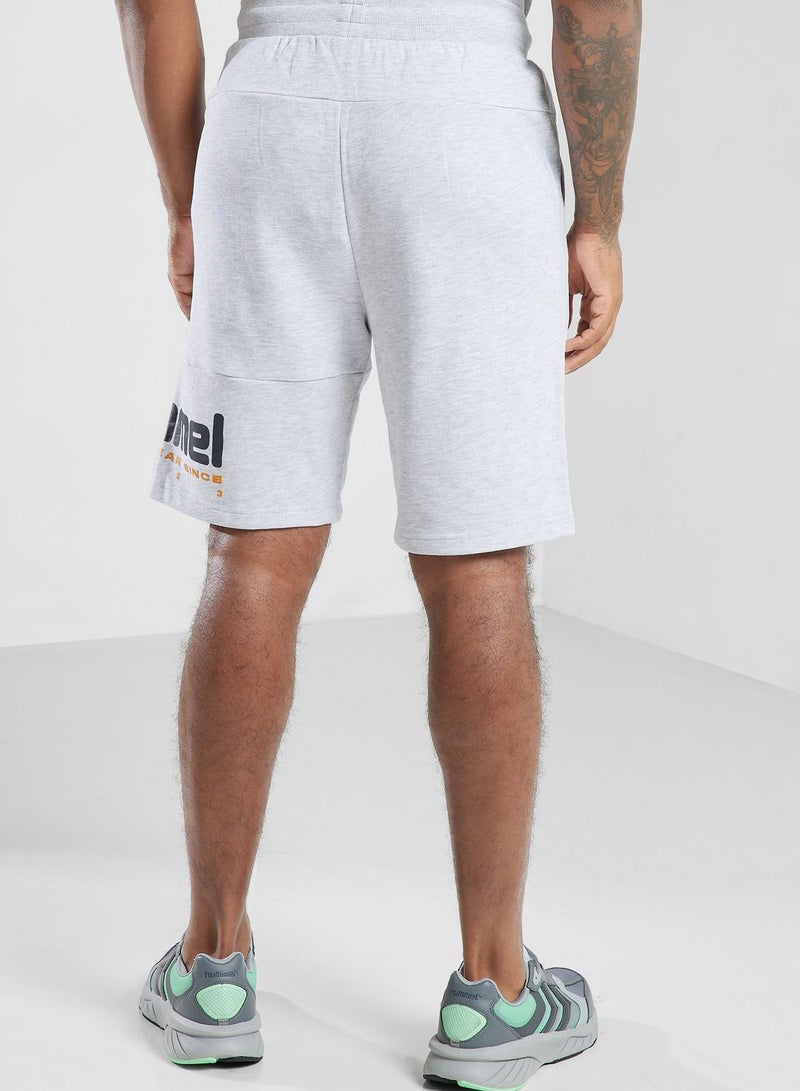 Hummel Legacy Manfred Shorts  - Image 3