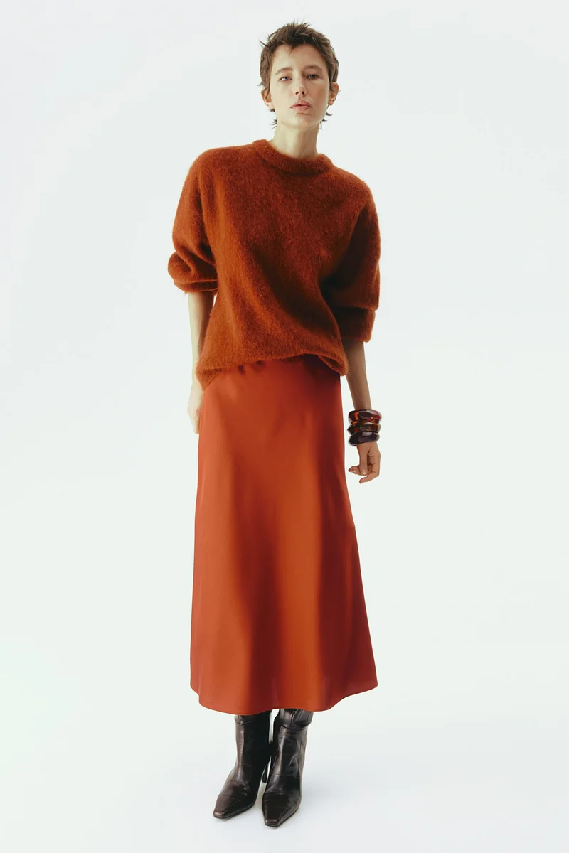 اتش اند ام تنورة ماكسي من الساتان