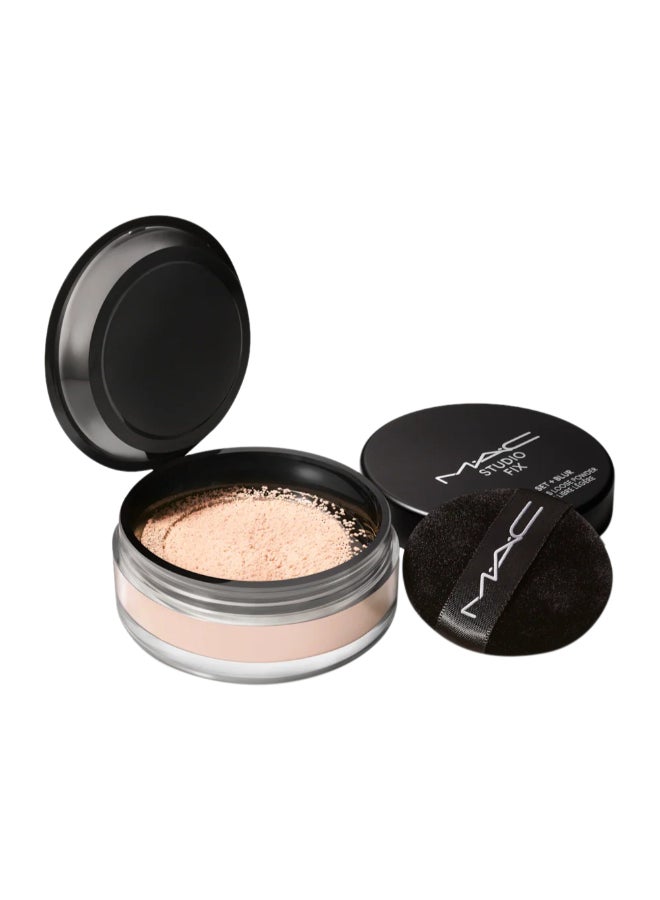 MAC Cosmetics Studio Fix Pro Set Blur Weightless Loose Powder 6.5 g - Light - Image 1