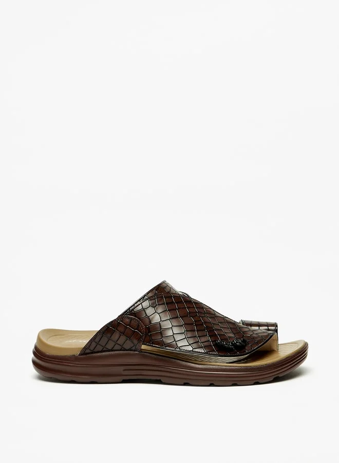 الواحة Men Textured Slip-On Arabic Sandals with Toe Loop