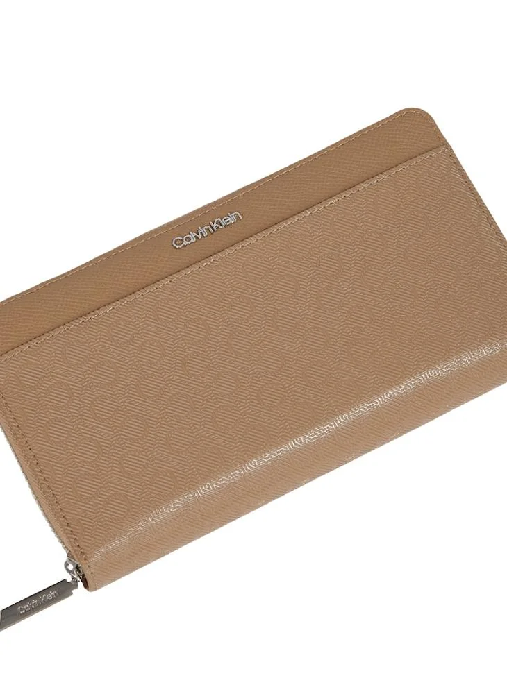 CALVIN KLEIN Logo Must Zip Around Wallet
