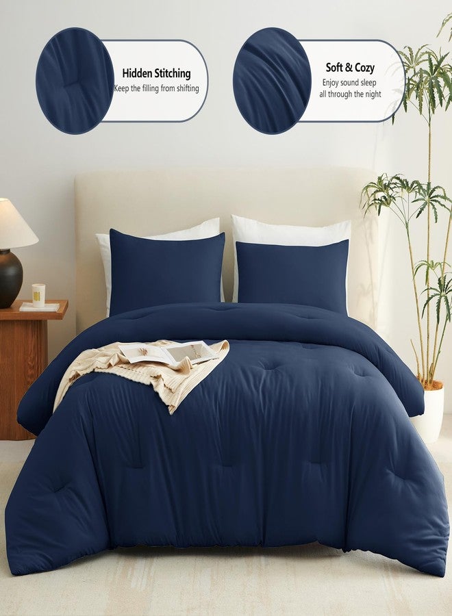 CozyLux طقم لحاف كوين كبير الحجم من كوزي لوكس، لون أزرق داكن، 3 قطع، مقاس 98x98، طقم مفروشات مبطنة سادة قابلة للتهوية، مناسب لجميع الفصول، طقم لحاف فاخر ناعم بديل للريش (لحاف واحد و2 غطاء وسادة). - Image 3