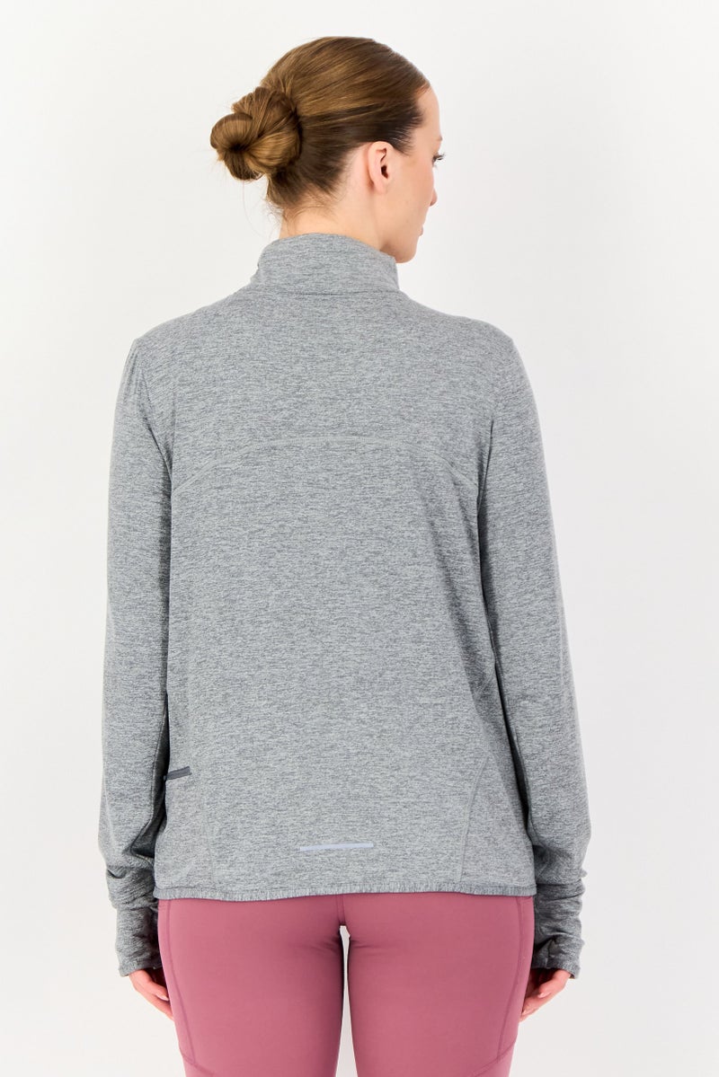 Nike سويت شيرت رياضي للنساء بشعار العلامة التجارية، رمادي - Image 3