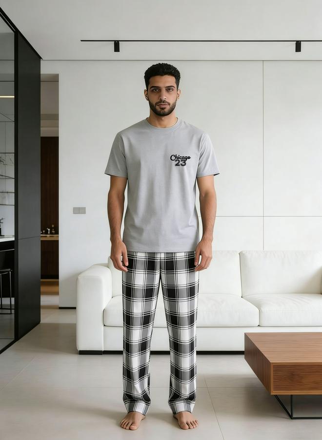 تايك تو مجموعة من بنطال كاروهات وتيشيرت بياقة دائرية مطبوع للرجال - Image 1