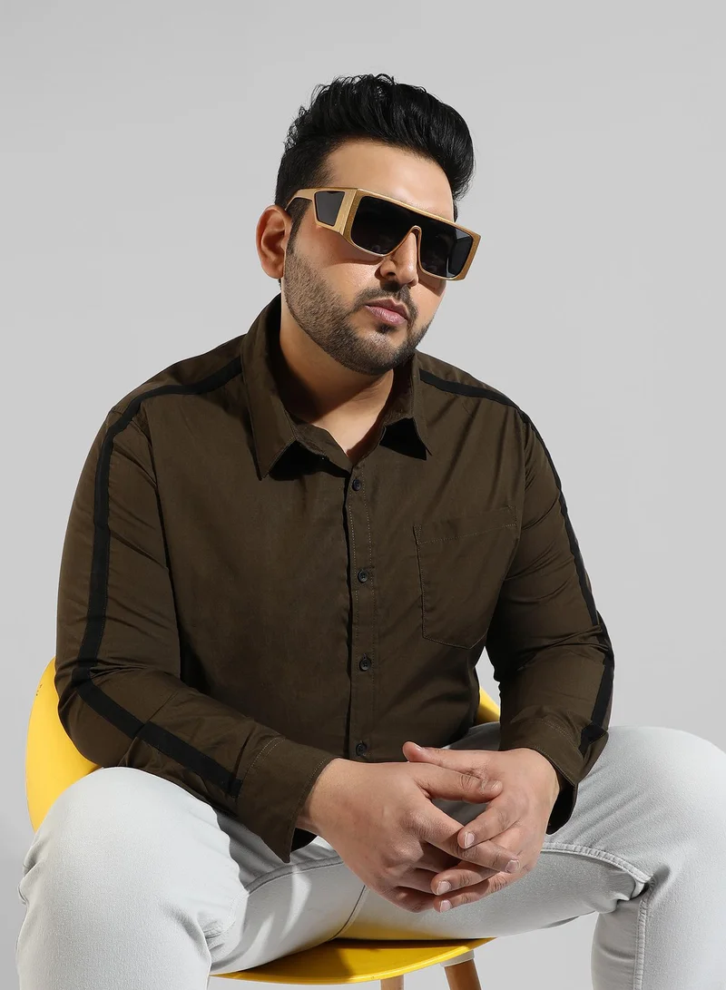 انستافاب بلس قميص رجالي كاجوال ذو قصة عادية باللون الأخضر الزيتوني