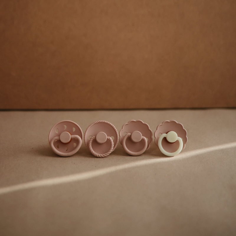 FRIGG Daisy Night Natural Rubber Baby Pacifier | Made in Denmark | BPA-Free (Portobello/Croissant, 0-6 Months) 2-Pack - Image 3