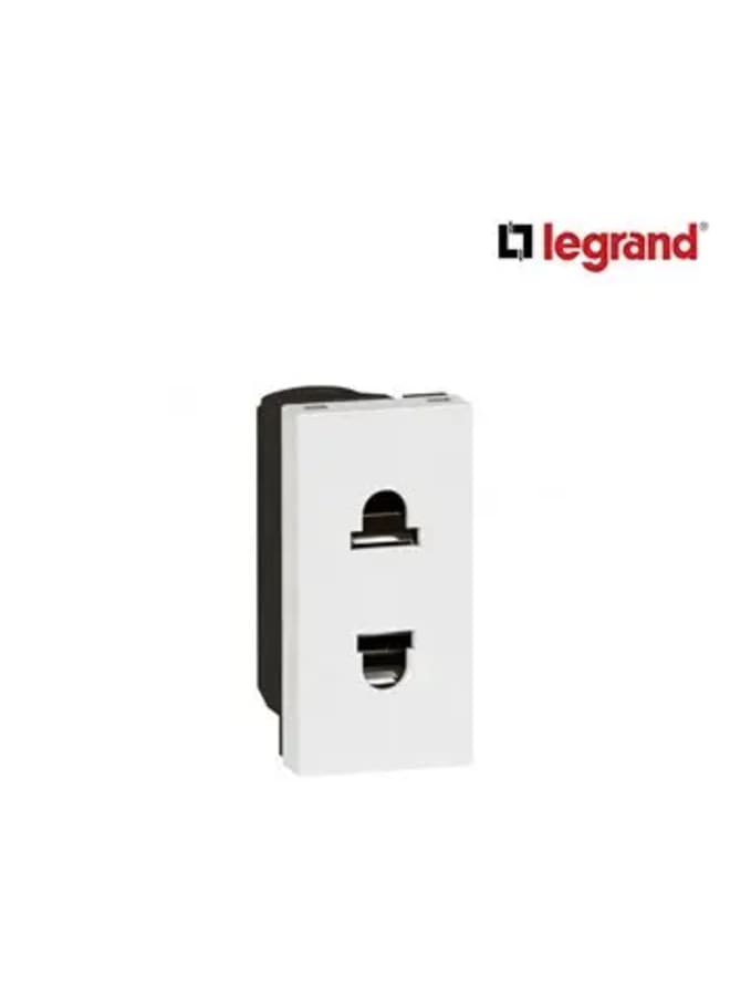Legrand White regular socket Plug Sockets
