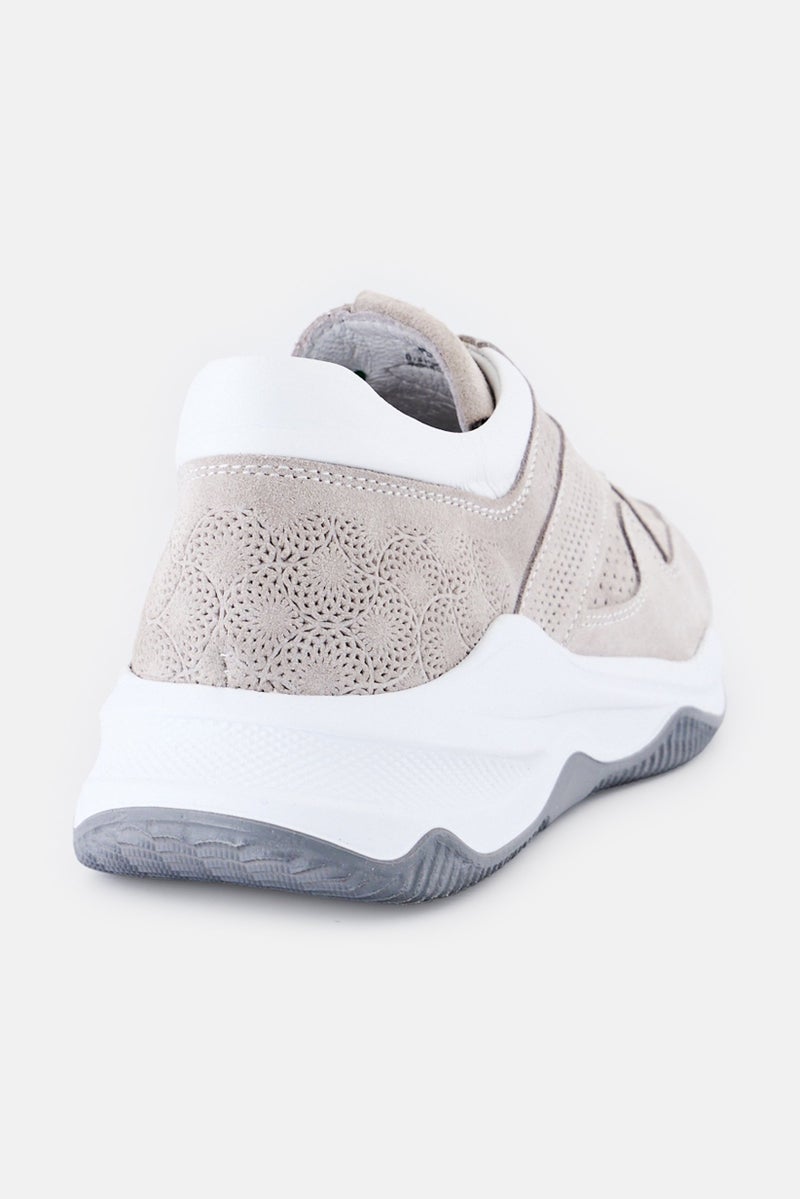 NINE WEST حذاء رياضي نسائي بركاديس 2 2Fx مزود بأربطة من الجلد المدبوغ، رمادي - Image 2