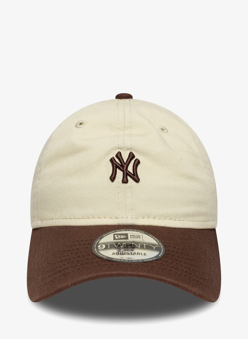 NEW ERA 9Twenty Mini Logo New York Yankees Cap - Image 1