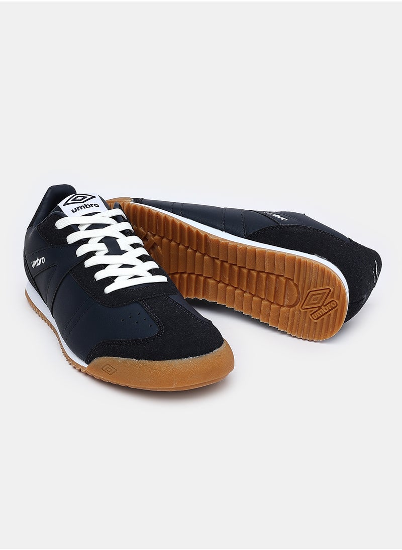 umbro Sutton Trainers For Men  - Image 3