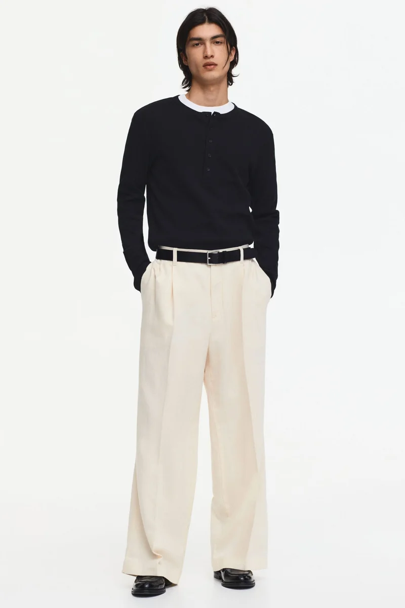 اتش اند ام قميص هينلي بقصة سلِم بقماش مرن