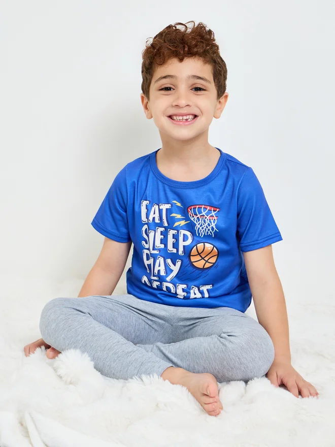 Styli Styli Boys Graphic Print T-Shirt and Cuffed Pyjama Set