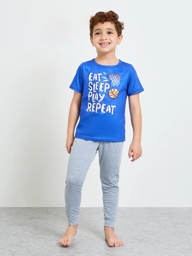 Styli Styli Boys Graphic Print T-Shirt and Cuffed Pyjama Set