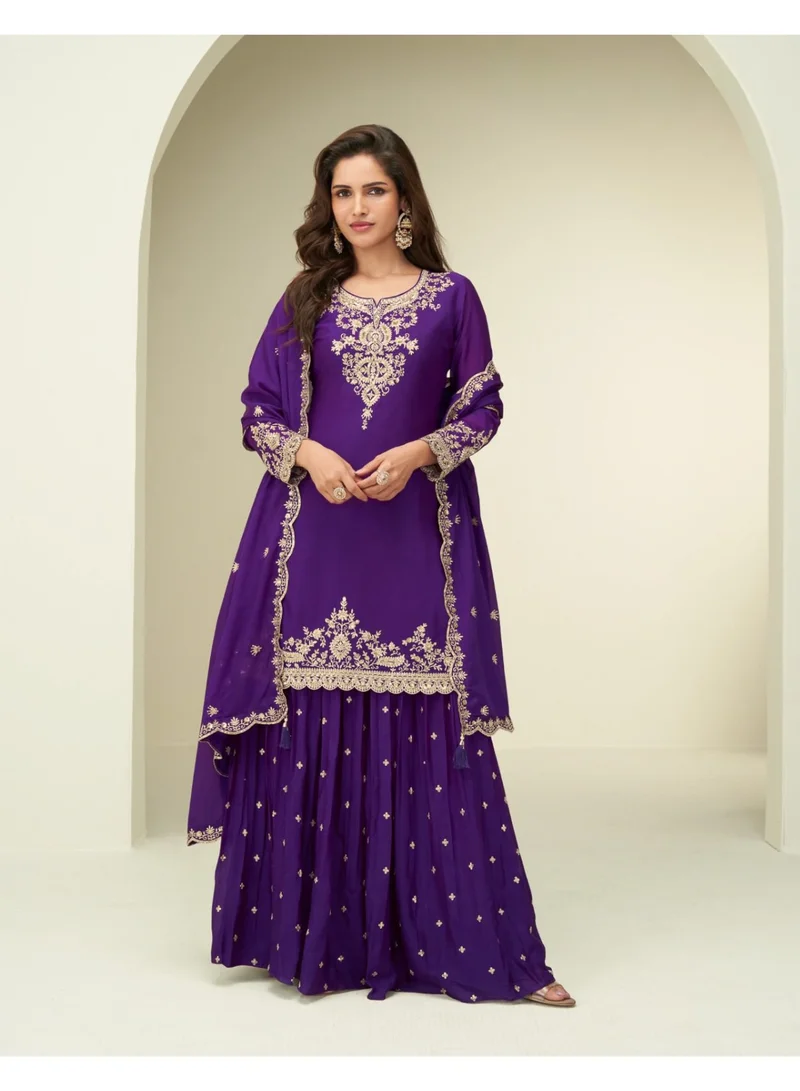 أميا Chinon Silk Embroidered Suit Collection