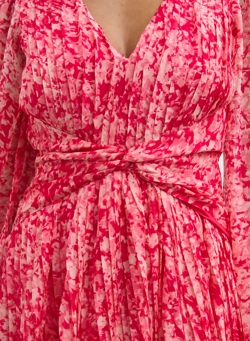 PRETTY LAVISH Pleated Chiffon Dress