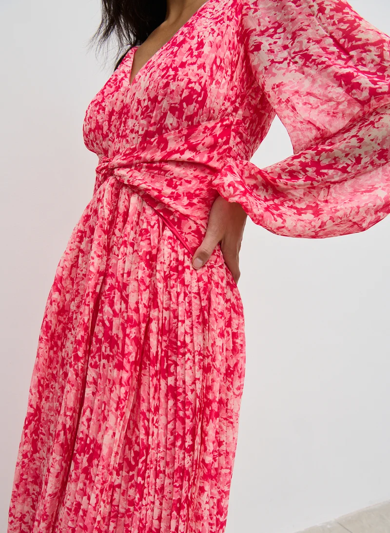 PRETTY LAVISH Pleated Chiffon Dress
