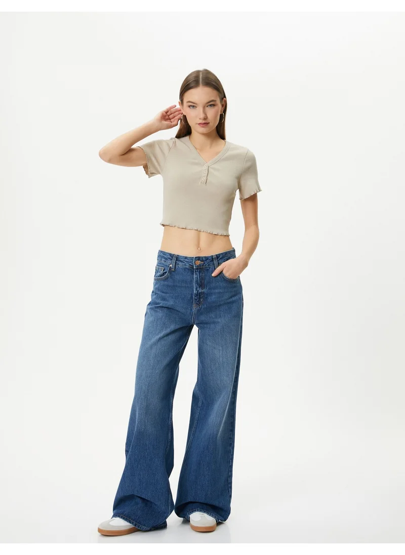 كوتون V-Neck Crop T-Shirt Ribbed Short Sleeve Button Detailed