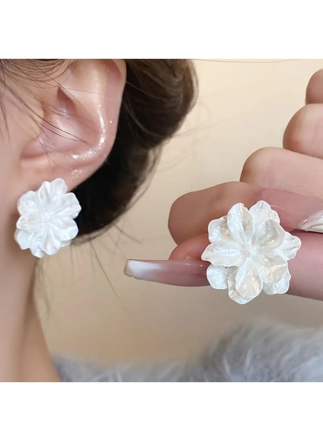 Ready For Chai Hot White Flower Stud Earrings Vintage Simple Style Ear Piercing Jewelry Versatile Ear Accessories - Image 4